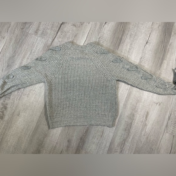 Women’s super soft grey knit sweater size large. - Picture 4 of 5